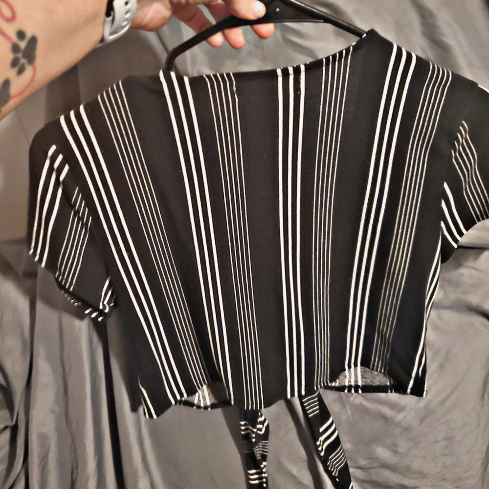 Crop top and matching pants - Picture 2 of 5